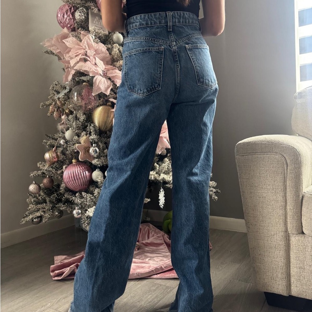 Zara High Rise Blue Jeans with Frayed Hem - Picture 2 of 5